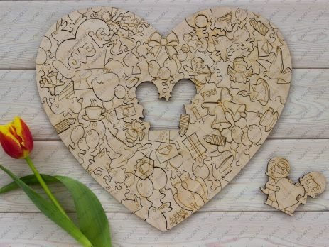 Dėlionė "Love is" – graviruota dovana | Tajoka.lt