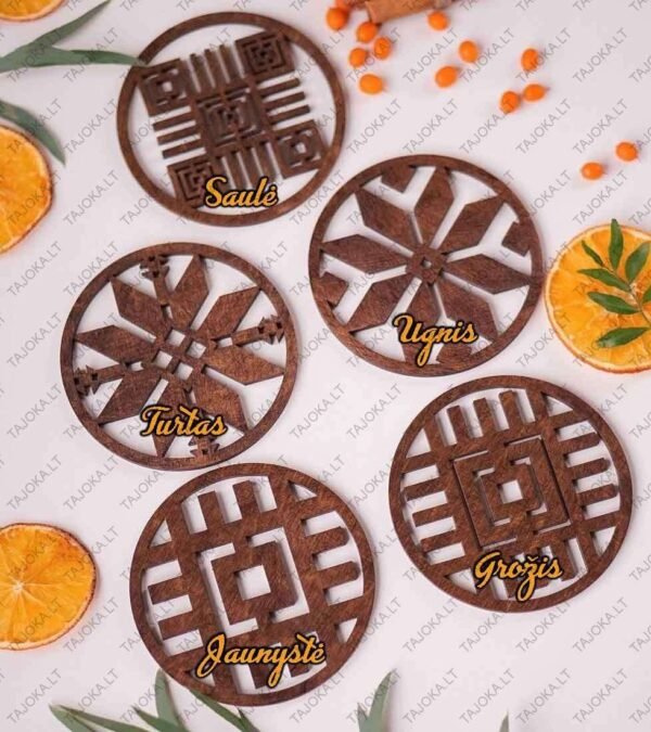 Simboliniai kalėdiniai žaisliukai